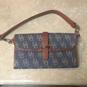 Dooney & Bourke 👜